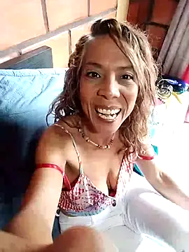 Lady Lolla11 online show from 10.05.25