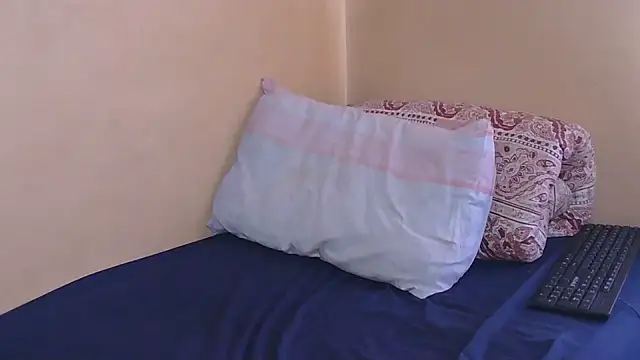 Snapshot of EbonyAlphaBitch chatting on 10.01.25 EbonyAlphaBitch online show from 10.01.25