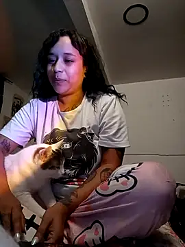 Snapshot of IsisBathory chatting on 03.19.25 IsisBathory online show from 03.19.25