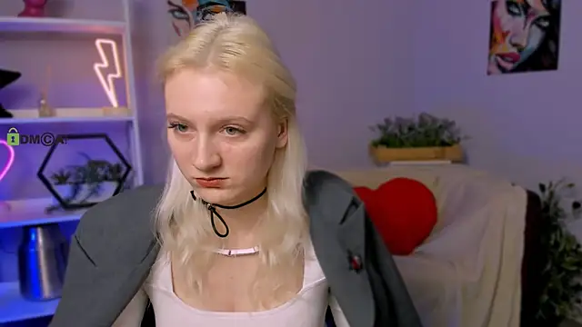 madam uliis online show from 03.18.25