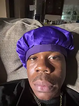 Snapshot of clitpleasrr chatting on 03.12.25 clitpleasrr online show from 03.12.25