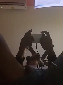 Snapshot of clitpleasrr chatting on 03.14.25 clitpleasrr online show from 03.14.25