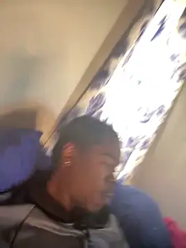 Snapshot of clitpleasrr chatting on 03.18.25 clitpleasrr online show from 03.18.25