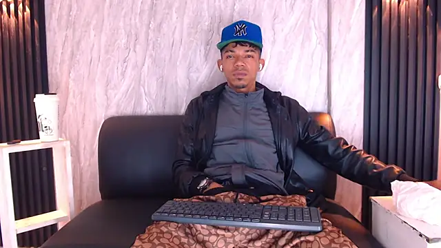 Snapshot of Gregory_Sforza chatting on 10.02.25 Gregory Sforza online show from 10.02.25