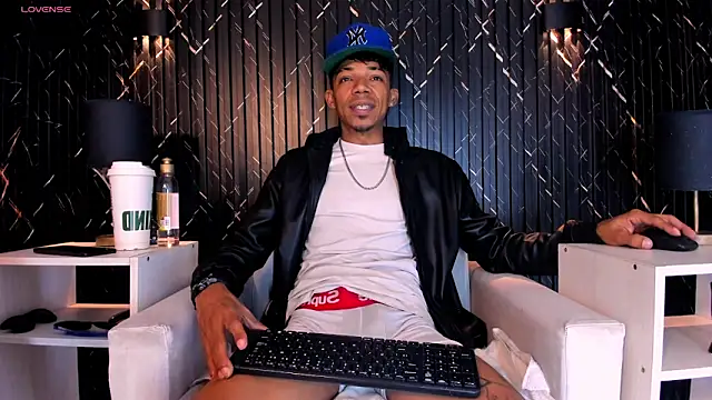 Snapshot of Gregory_Sforza chatting on 10.03.25 Gregory Sforza online show from 10.03.25