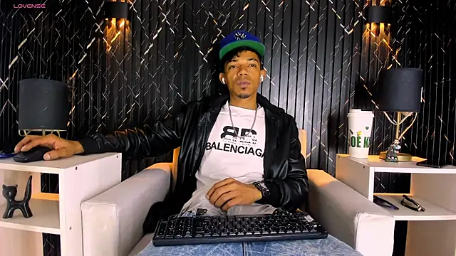 Snapshot of Gregory_Sforza chatting on 10.06.25 Gregory Sforza online show from 10.06.25