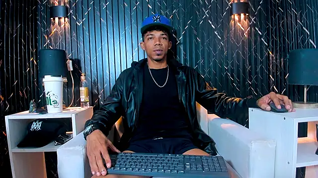 Snapshot of Gregory_Sforza chatting on 10.13.25 Gregory Sforza online show from 10.13.25