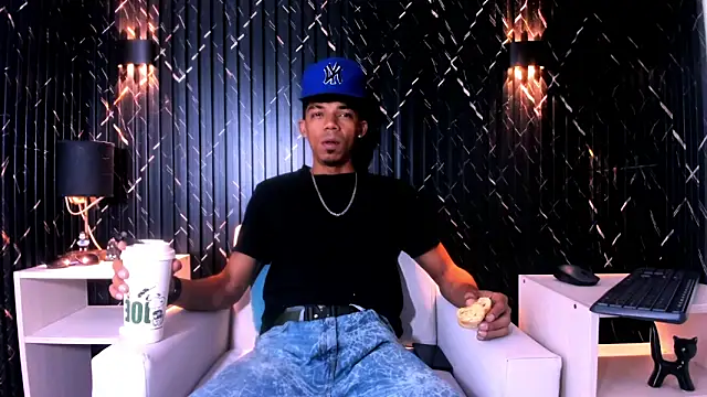 Snapshot of Gregory_Sforza chatting on 10.25.25 Gregory Sforza online show from 10.25.25