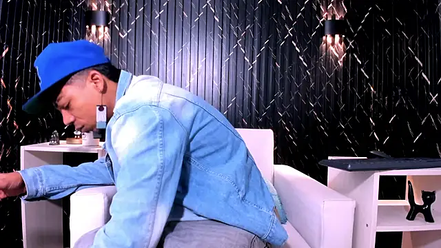 Snapshot of Gregory_Sforza chatting on 10.28.25 Gregory Sforza online show from 10.28.25