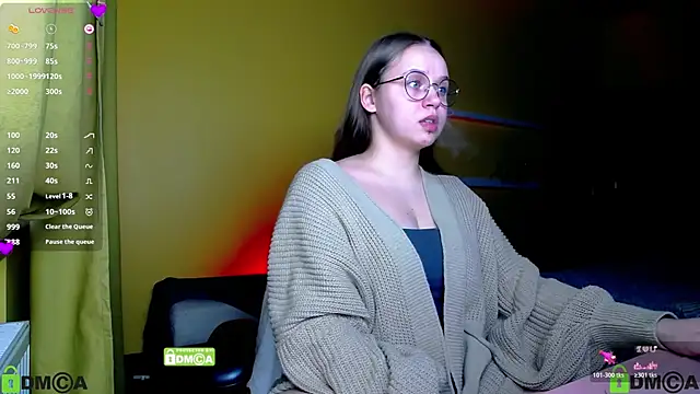 Snapshot of Lilysweet13 chatting on 10.26.25 Lilysweet13 online show from 10.26.25