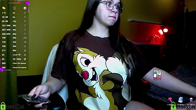 Snapshot of Lilysweet13 chatting on 10.28.25 Lilysweet13 online show from 10.28.25