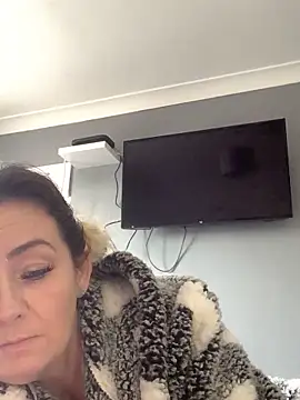 GoldenSquirter online show from 11.25.25