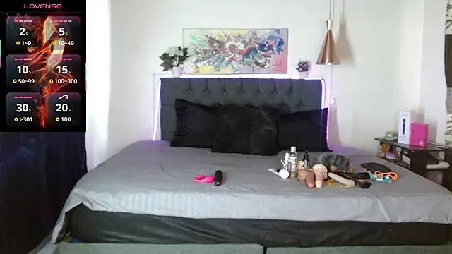 mia velvet1 online show from 10.15.25