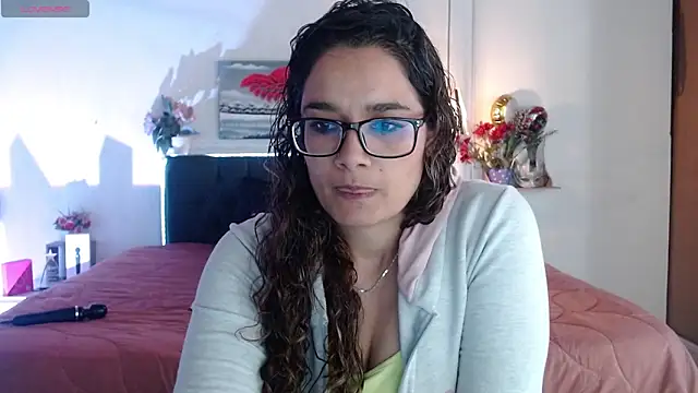 Snapshot of Rose_Thompson1 chatting on 11.09.25 Rose Thompson1 online show from 11.09.25