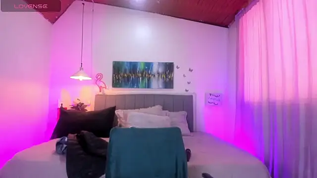 Rose Thompson1 online show from 04.18.26