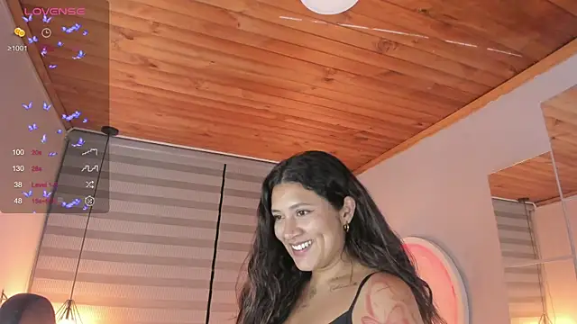 ISIS VALCHOS online show from 10.15.25