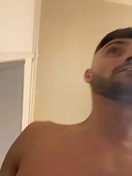 Snapshot of Hugo34bg chatting on 10.16.25 Hugo34bg online show from 10.16.25