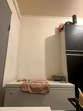 Snapshot of Hugo34bg chatting on 10.28.25 Hugo34bg online show from 10.28.25