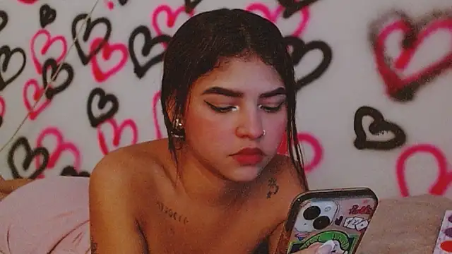 Snapshot of kityy_playful chatting on 10.25.25 kityy playful online show from 10.25.25