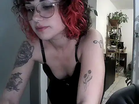 Snapshot of Acid_Girl_Ofc chatting on 10.14.25 Acid Girl Ofc online show from 10.14.25