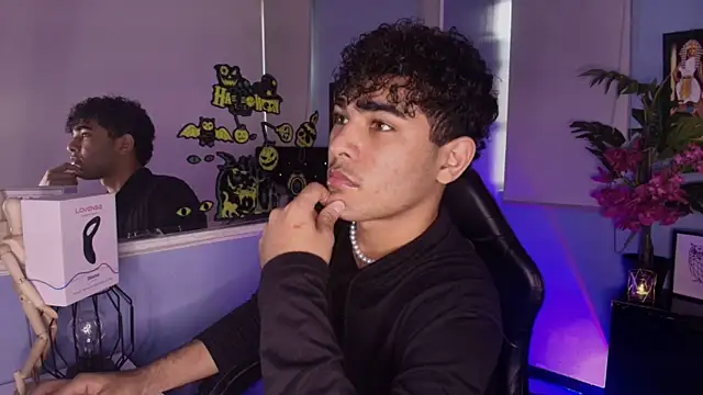 LucasCarterr  online show from 10.15.25