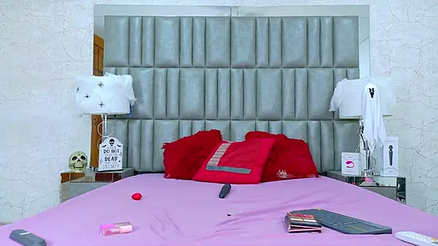 CamilaJohnston online show from 10.16.25