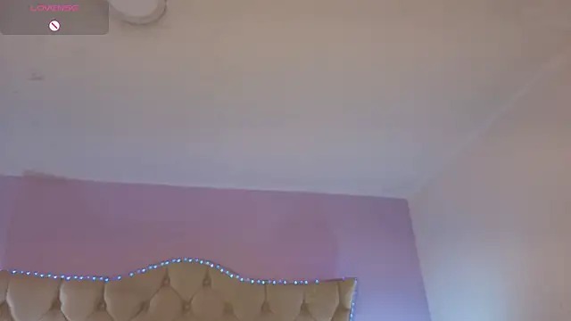 Snapshot of CarolineNasty chatting on 11.06.25 CarolineNasty online show from 11.06.25