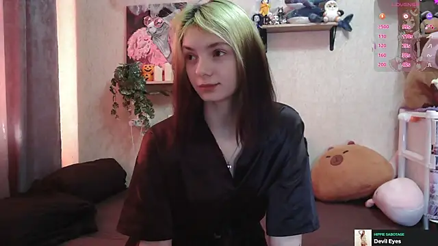 Snapshot of mavis_li chatting on 10.19.25 mavis li online show from 10.19.25