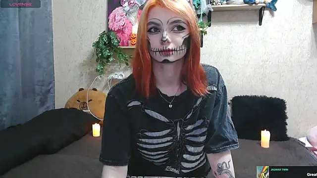 Snapshot of mavis_li chatting on 10.31.25 mavis li online show from 10.31.25