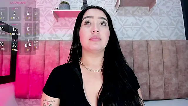 Snapshot of MelinaCruz chatting on 10.06.25 MelinaCruz online show from 10.06.25