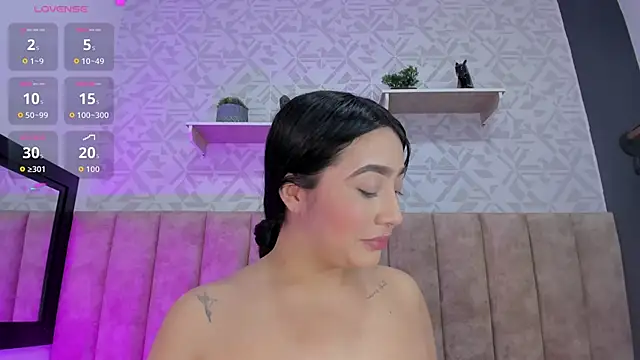 Snapshot of MelinaCruz chatting on 11.06.25 MelinaCruz online show from 11.06.25