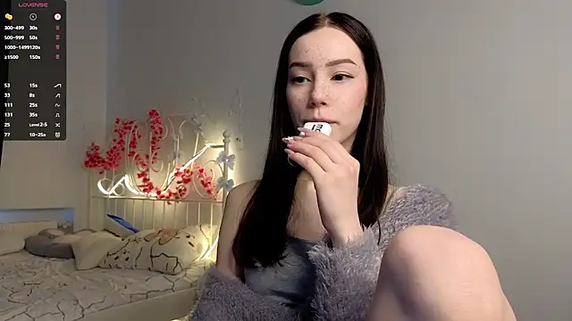 Snapshot of glamourr chatting on 02.21.26 glamourr online show from 02.21.26