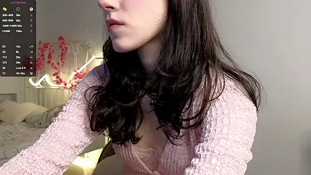 Snapshot of glamourr chatting on 02.27.26 glamourr online show from 02.27.26