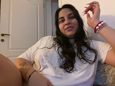 Snapshot of Veramaia chatting on 07.19.26 Veramaia online show from 07.19.26