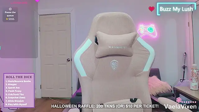 VaelaVixen online show from 10.24.25