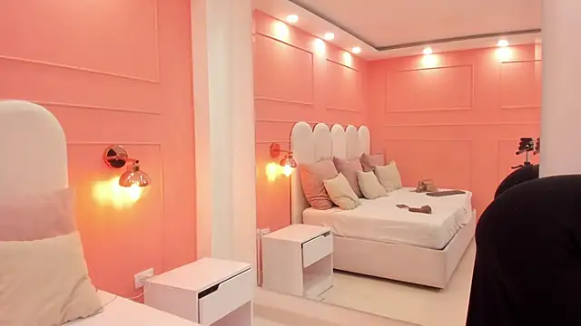 eva sainnt online show from 10.14.25