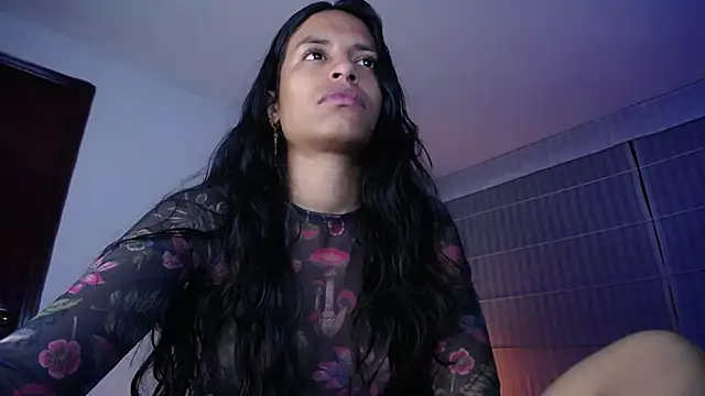 Violet King online show from 11.06.25