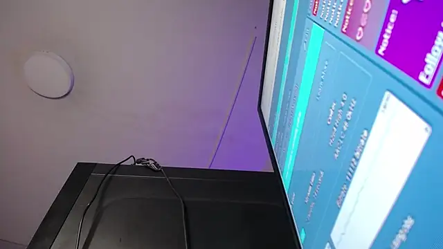 Violet King online show from 11.07.25