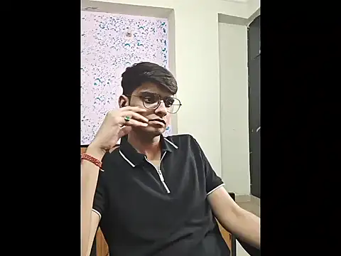 Snapshot of sutfvkii chatting on 04.24.26 sutfvkii online show from 04.24.26
