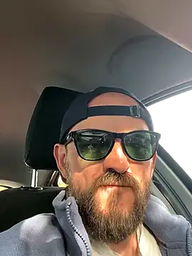 Snapshot of Rimmingtop chatting on 10.27.25 Rimmingtop online show from 10.27.25