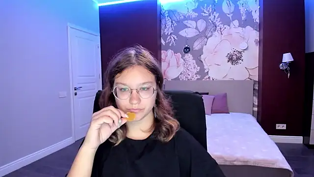 AngelinaLow online show from 09.08.25