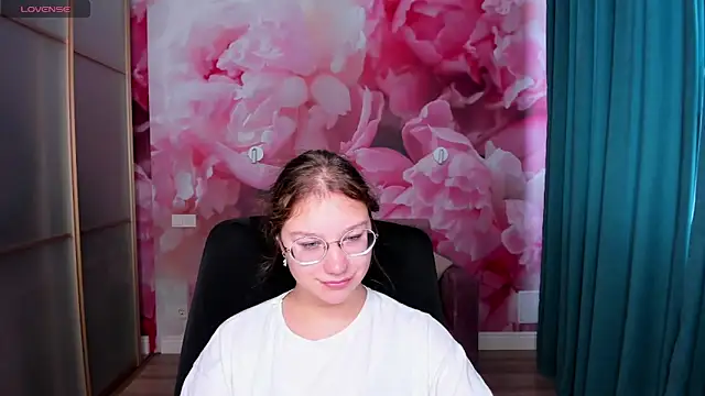 AngelinaLow online show from 10.01.25