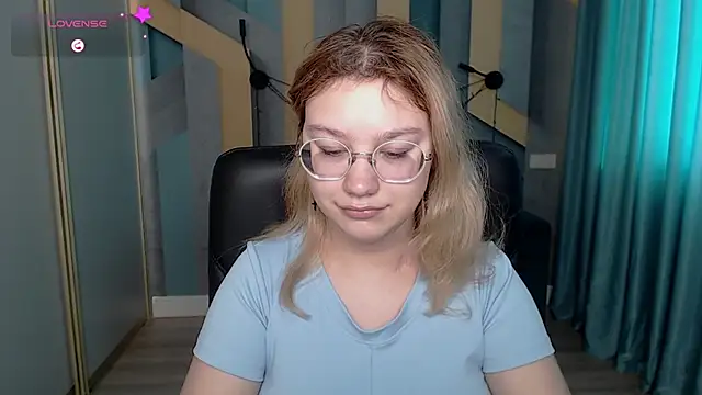 AngelinaLow online show from 02.02.26