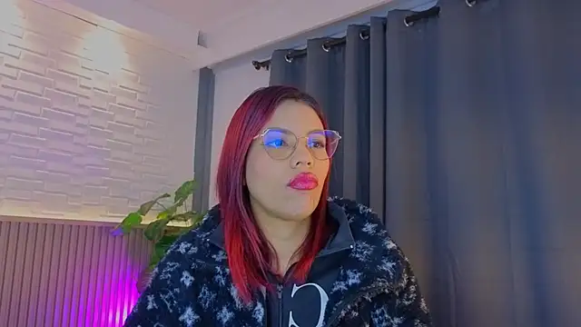 TiffanyWalk online show from 10.09.25