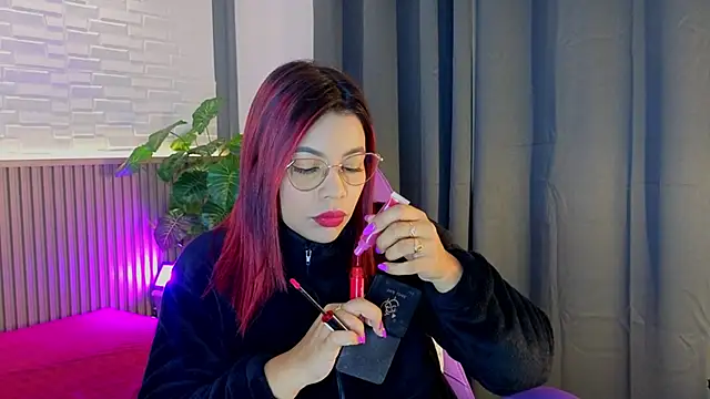 TiffanyWalk online show from 10.14.25