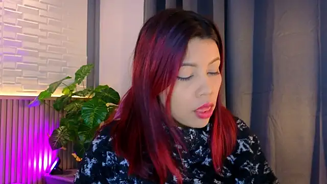 TiffanyWalk online show from 11.10.25