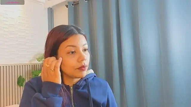 TiffanyWalk online show from 04.14.26