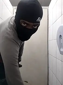 Snapshot of 123skopo chatting on 10.20.25 123skopo online show from 10.20.25