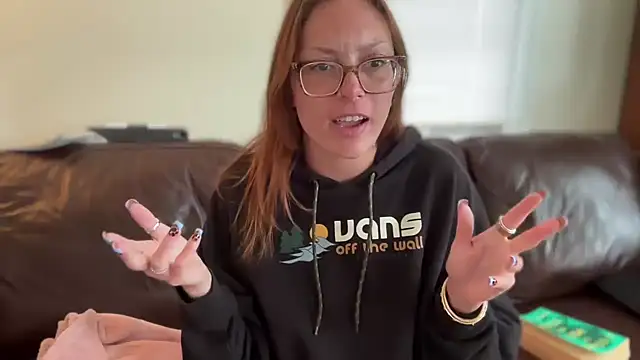 Snapshot of SpaceCowWhore chatting on 06.18.26 SpaceCowWhore online show from 06.18.26