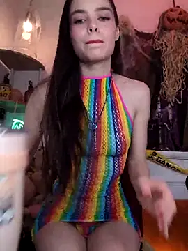 Snapshot of Orianela chatting on 10.24.25 Orianela online show from 10.24.25